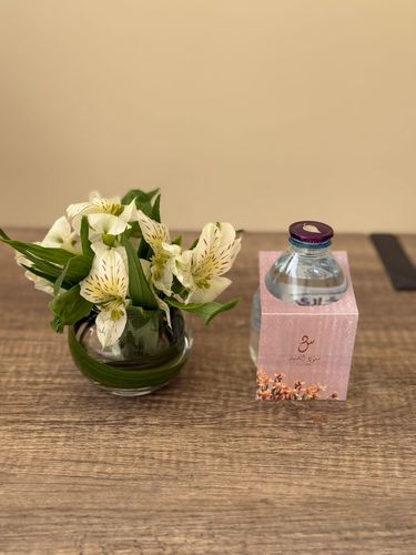 SMALL VASE WITH WATER - VASE AND WATER BOTTLE