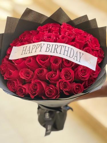 JOURI RED BOUQUET 50 pcs - WITH RIBBON