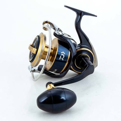 Daiwa 20 Saltiga 14000-XH - Minimum PE6, can take up to PE8. Great cast-ability, speed and also torque. This reel has it all. Perfect for someone targeting GT, Tuna and Kingfish. 
14000-XH1346.2665255-400