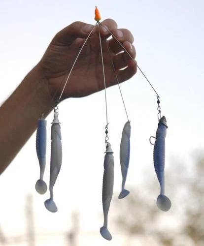 alabama (umbrella fishing rig) - أول مره في الخليج العربي يتوفر هالمنتج وحاب انه نكون متميزين فيه داخل الكويت واحسه راح يشتغل وايد عندنا والحمدلله عرفنا خلطه المنتج . هالحزمه هذي يسمونها المضله او ألباما رق Umbrella rig fishing  Allabama fishing rig ——— وزن الحزمه كامله يطلع ٤٥ قرام. طريقه الاستخدام تشوح على جميع الاماكن سواء كانت المايه ضحله تشوحه وعلى طول تسحب واذا كانت المايه غزيره تتحكم فيه تبيه يطق الارض وتسحب او تسحب وتوقف تسحب وتوقف ،.:. الحلو بالفكره انه يمشي السوفت بحركه جماعيه بحيث انه جنه زرف زوري قاعد يمشي وبالتالي تستهدف اكثر الاسماك ويشتغل معاك صيد طيب عادي تضرب معاك ٤ سمجات ويا بعض —— الحزمه جاهزه معاها السوفتات ويا جق هد وموزعه الاوزان بالتساوي مما يخلي سبحه السوفتات اكثر واقعيه وفق معاييير صحيحه لتجهيزهم طبعاً اييك جاهز وانا ارتبه لك بالشكل الصحيح بحيث تاخذه وسيده تشوحه على طول .