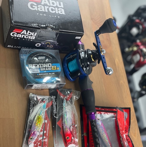 setup slow jigging abu garcia - Rod: slow rider 40 to 150 gr length: 1.90 fujje guid with reel seat blank torey japan about the reel Abu garcia 150 blue max 3 6.4:1 Drag max : 6 kilo  2pe 200 meter weight: 228 gr with braid line free 300 yrd beyond usa 20 lb + 4 jigs 2 jig 80 gr and 2 jig 60 gr