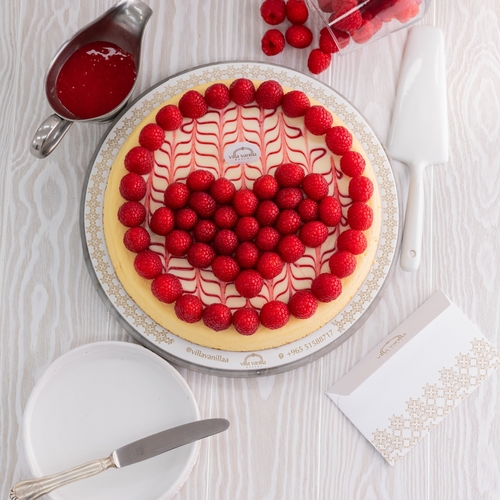 Villa Vanilla - Cheesecake With Raspberry Heart Shape