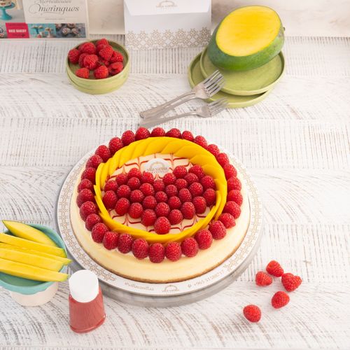 Villa Vanilla - Cheesecake With Berry & Mango Heart