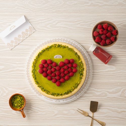 Pistachio Cheesecake Heart Caramel & Raspberry