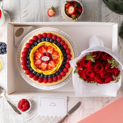 Vanilla cheesecake & fruits and flowers