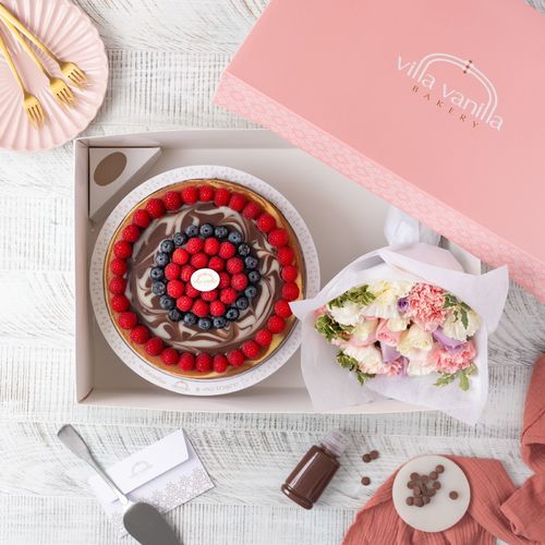 Cheesecake With Mix Berries And Flowers