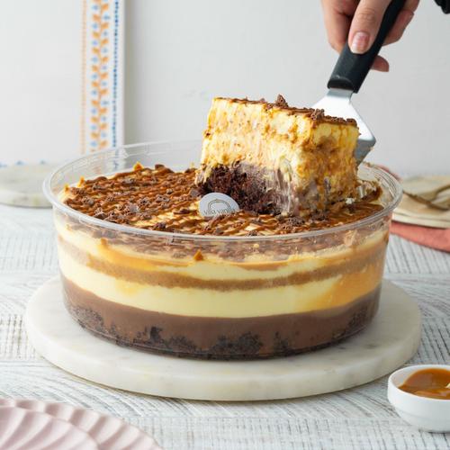 Caramel and chocolate trifle - Layers of cold dessert, layers of chocolate cake, caramel cream and your choice of fruit.