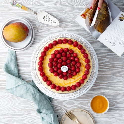 Mango cheesecake with raspberry