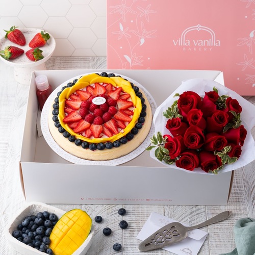 Fruits cheesecakes and flowers