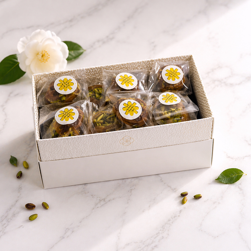 Camellia box 30 Sukary dats stuffed with rangenah and pistachios
