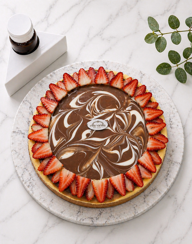 Marble cheesecake with strawberry