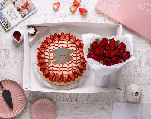graduation cheesecake strawberry with flowers