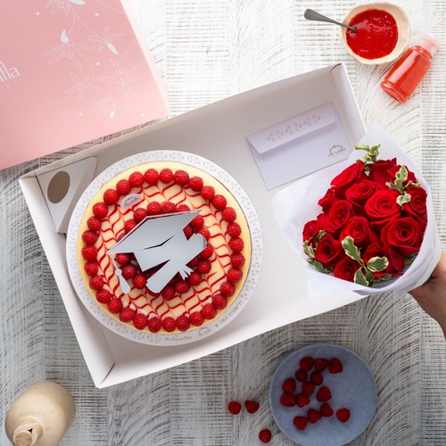 graduation cheesecake with flowers