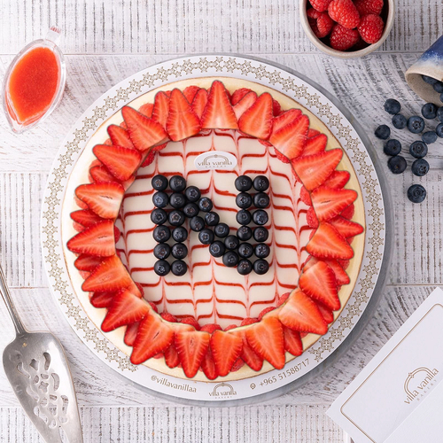 Cheese Cake Vanilla With blueberry and strawberry Letter