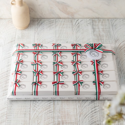 Camellia kuwait giveaways 25 box 2 chocolate wafers
