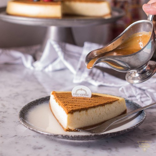 Lotus cheesecake with biscuits