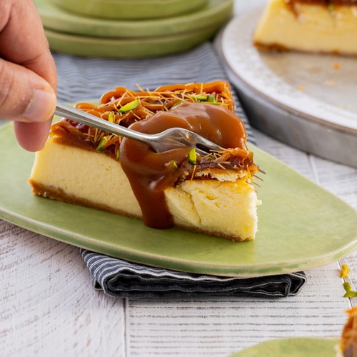 Dates CheeseCake With caramel