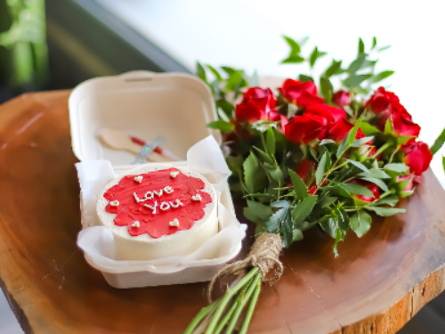 Love You Cake With Small Bunch Of Roses - Lunch Box Bento Cake Size 4 Inches, Serve 2