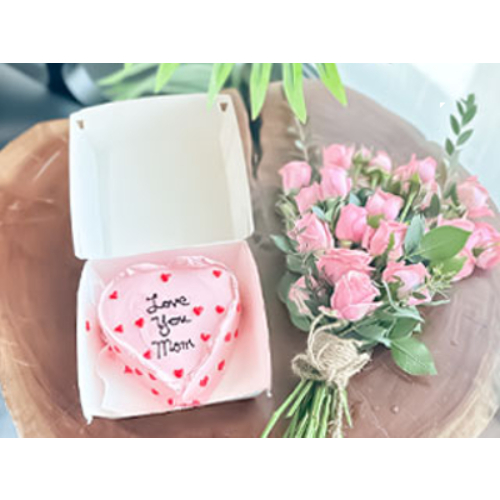 Love You Mom Pink Heart 001 Bento Cake With Small Bunch Of Roses