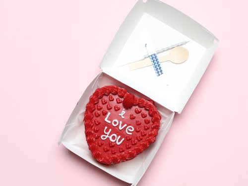 I Love You New Valentine Heart Bento Cake 002 - Lunch box cake size 4 inch serve 2. with spoon and candle with 2 pallon