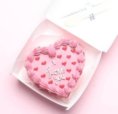 03 Valentines Day Mini Cake - 4 inches bento cake lunch box, serves 2 with spoon and candle