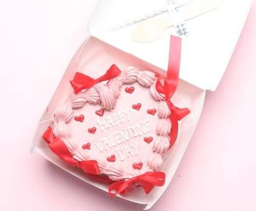 02 Valentines Day Mini Cake - 4 inches bento cake lunch box, serves 2 with spoon and candle