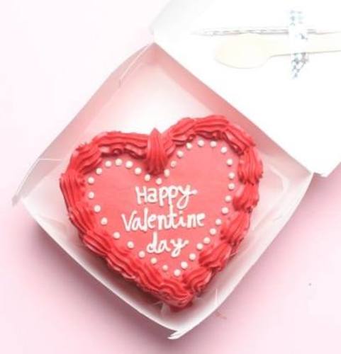 01 Valentines Day Mini Cake - 4 inches bento cake lunch box, serves 2 with spoon and candle