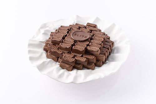 Chocolate 1 - Chocolate sauce display 1 kg with coffee fillings.