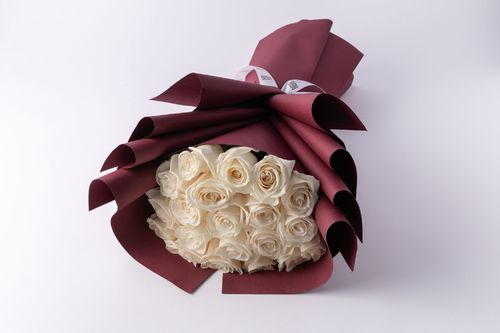 White rose bouquet Z9