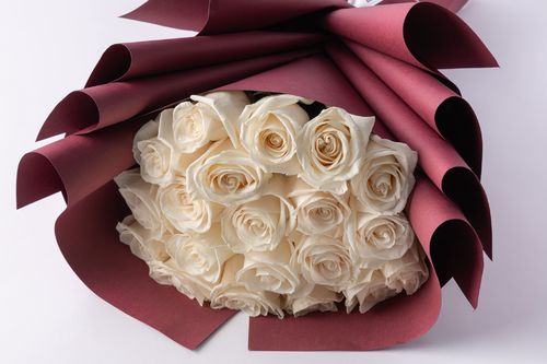 White rose bouquet Z9