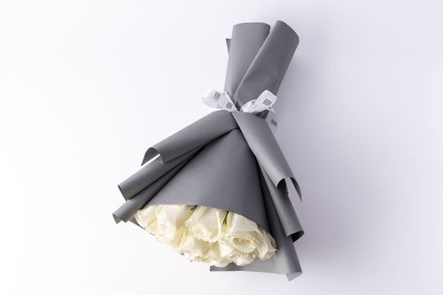 White rose bouquet Z16