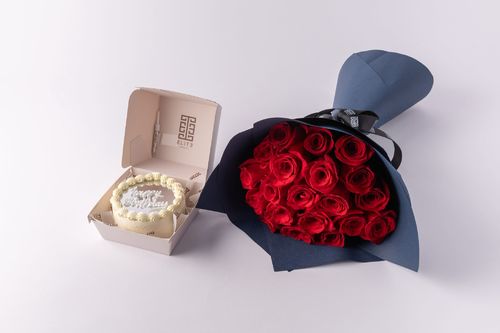 Mini Cake With Flower 1