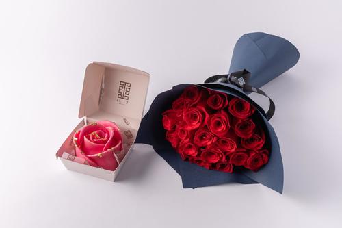 Mini Cake With Flower 11
