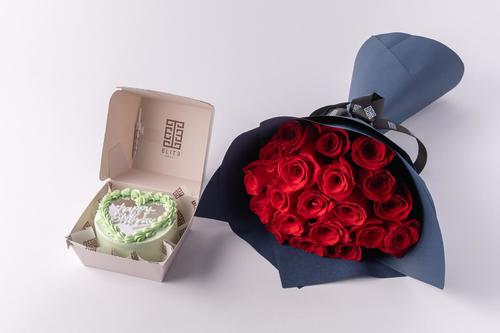 Mini Cake With Flower 12