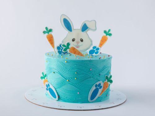 ‏Kids Cake 601 - 6 inches cake, enough for 8 to 10 people with mixed flavors vanilla and chocolate.