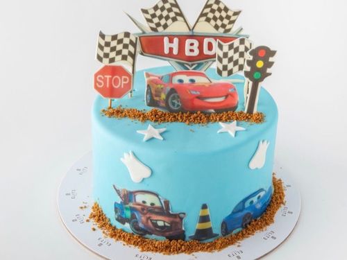 Kids Cake 3 - 6 inches cake, enough for 8 to 10 people with mixed flavors vanilla and chocolate.