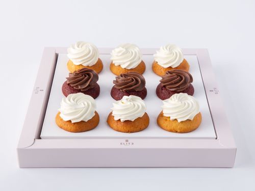 Cupcake 12 - 9 cupcakes with original muffin cake and chocolate flavors.