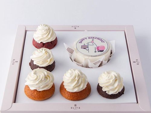 Cupcake Cake 6 - A 4-inch cake, enough for 1 to 2 people. The flavors are vanilla and strawberry. Comes with 5 cupcakes.