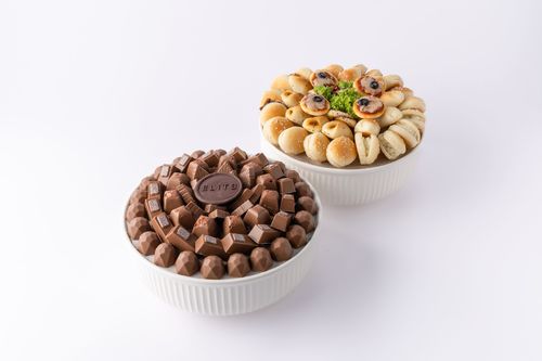 E7 Chocolate and pastry tray - Chocolate tray and pastries with different fillings