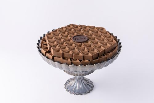 صينية جوكلت ِE12 - A tray of chocolates with various Belgian fillings.