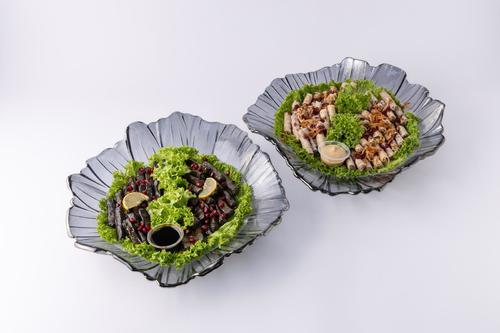 Stuffed grape leaves and musakhan E20. - Stuffed grape leaves and musakhan