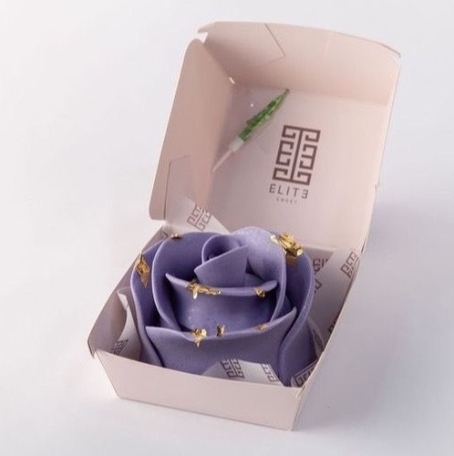 Mini Cake 3 - 4 Inches cake, enough for 1 to 2 persons, flavors are vanilla and strawberry.