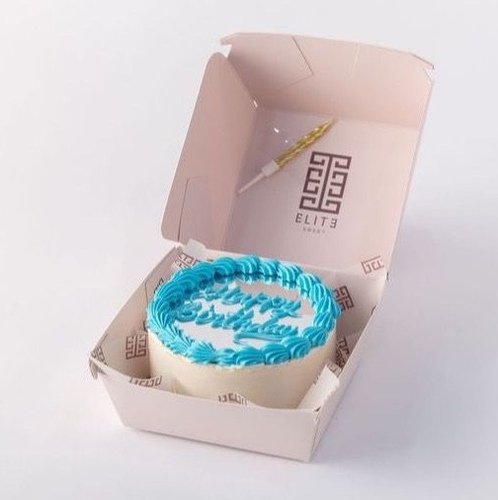 Mirror Mini Cake 7 - 4 Inches cake, enough for 1 to 2 persons, flavors are vanilla and strawberry.