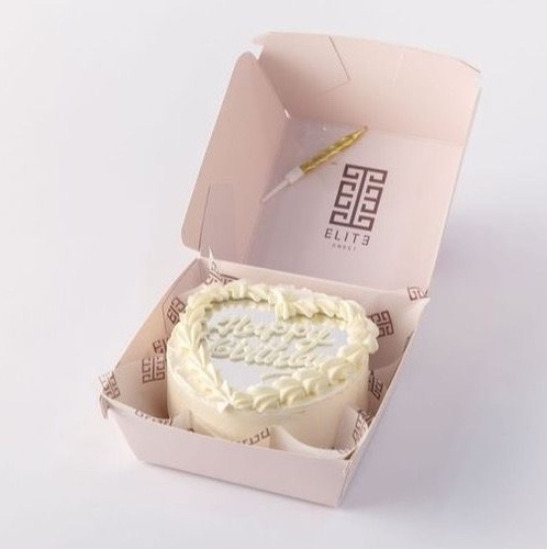 Mirror Mini Cake 9 - 4 Inches cake, enough for 1 to 2 persons, flavors are vanilla and strawberry.