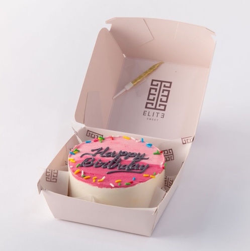 Mini Cake 26 - A 4 inches cake, enough for 1 to 2 people. The flavors are vanilla and strawberry.