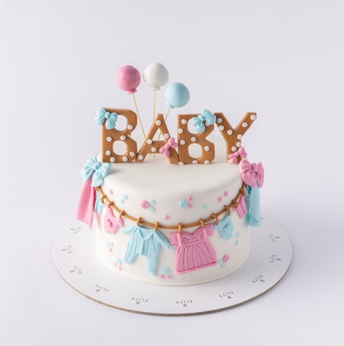 Gender determination cake 1 - 7 inch cake, enough for 8 to 10 people, the flavors are red velvet, vanilla and chocolate