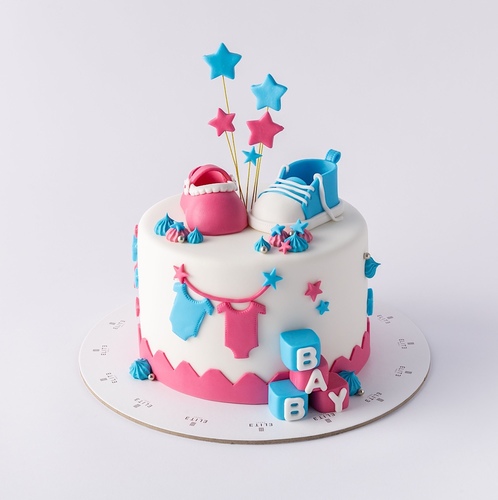 Gender determination cake 2 - 7 inch cake, enough for 8 to 10 people, the flavors are red velvet, vanilla and chocolate