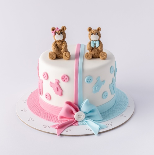 Gender determination cake 3 - 7 inch cake, enough for 8 to 10 people, the flavors are red velvet, vanilla and chocolate