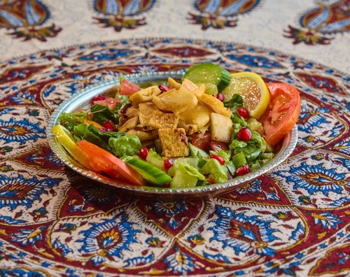 Salad Fattoush - Cucumber - lettuce - toast - sumac - olive oil