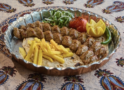 عدد 1 سيخ كباب  كوبيده أضافي